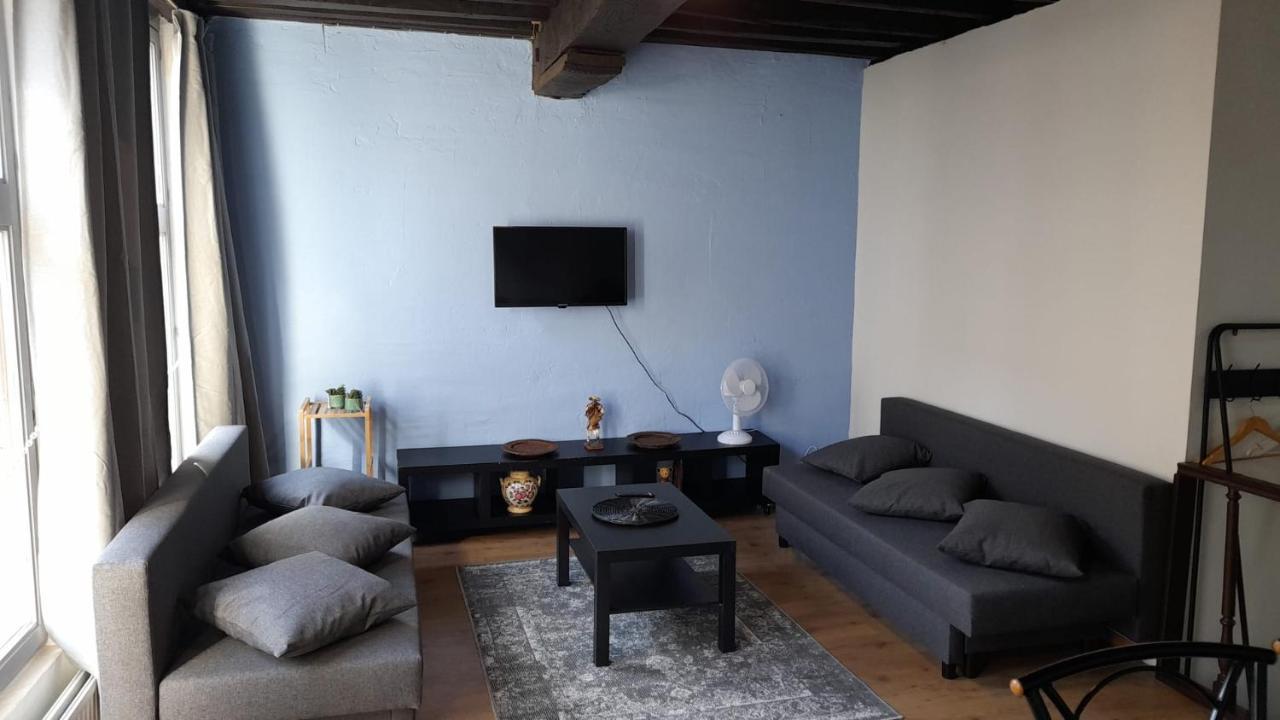 Blue Apartment In The Old Town Антверпен Екстериор снимка