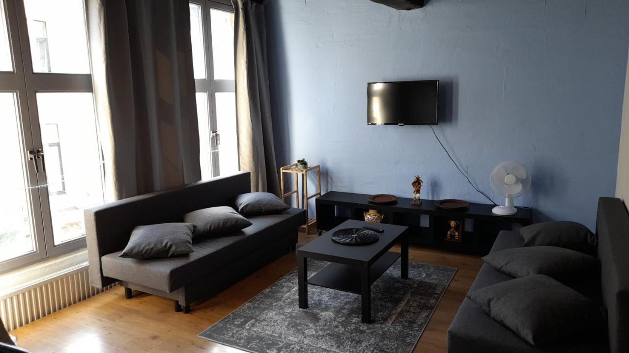 Blue Apartment In The Old Town Антверпен Екстериор снимка